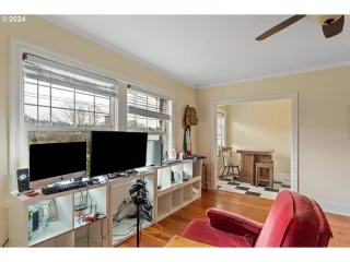 Photo #5: 24149732 Listing