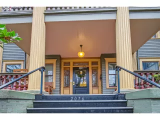 Photo #4: 24150230 Listing