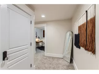 Photo #6: 24150230 Listing