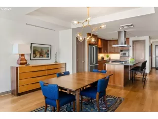 Photo #5: 24150719 Listing