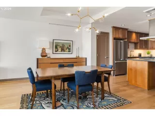 Photo #6: 24150719 Listing