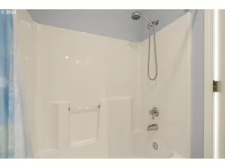 Photo #3: 24150936 Listing