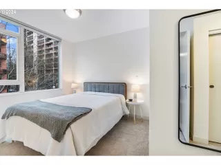 Photo #5: 24151004 Listing 