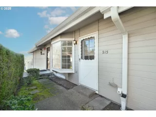 Photo #1: 24151348 Listing