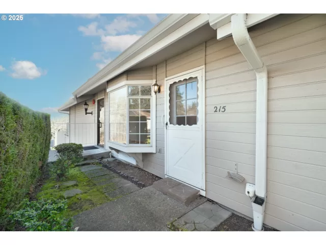 MLS: 24151348 Condo For Sale