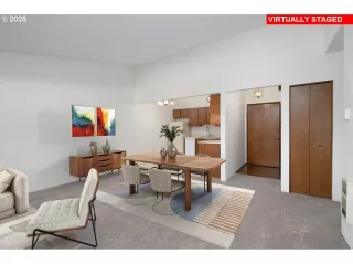 Photo #4: 24151348 Listing