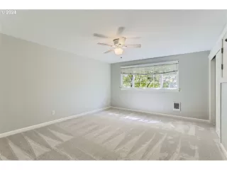 Photo #5: 24151697 Listing