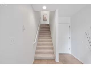 Photo #6: 24151995 Listing