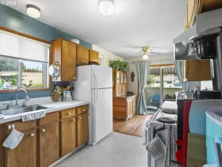 Photo #6: 24152332 Listing 