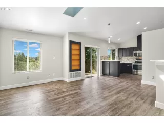 Photo #6: 24152445 Listing 