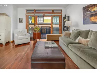 Photo #3: 24152875 Listing