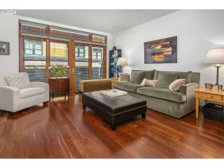 Photo #6: 24152875 Listing