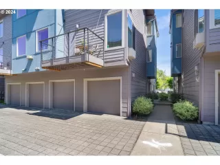 Photo #3: 24153464 Listing