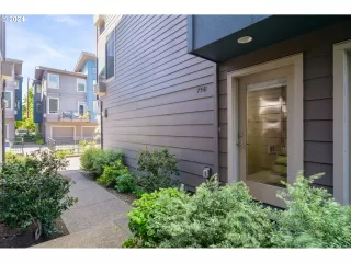 Photo #6: 24153464 Listing