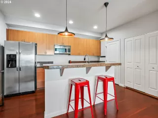 Photo #4: 24154204 Listing