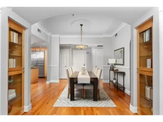 Photo #4: 24155846 Listing