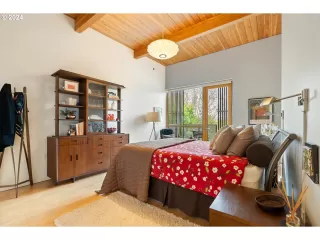More Details about MLS # 24156102 : 915 SE 35TH AVE 408