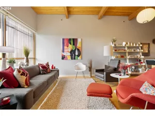 Photo #1: 24156102 Listing 