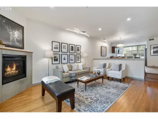 Photo #4: 24156427 Listing 