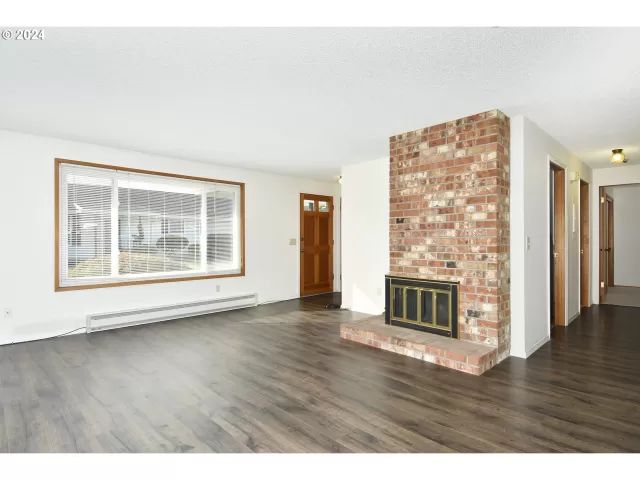 MLS: 24156928 Condo For Sale