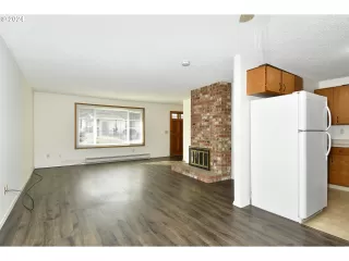 Photo #3: 24156928 Listing