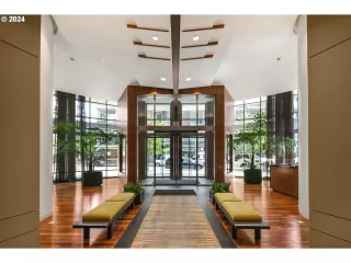 Photo #2: 24157863 Listing