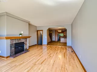 Photo #3: 24159423 Listing