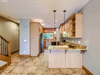 Photo #6: 24159423 Listing