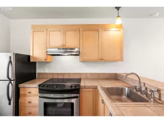 Photo #3: 24159836 Listing