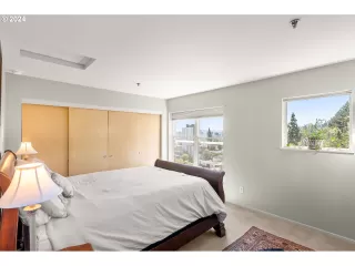 Photo #6: 24159836 Listing