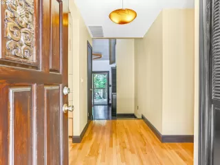 Photo #5: 24160101 Listing