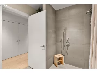 Photo #6: 24160566 Listing 