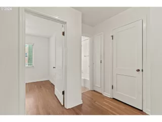 Photo #2: 24160960 Listing