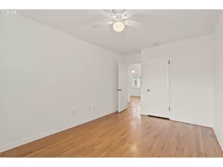 Photo #3: 24160960 Listing