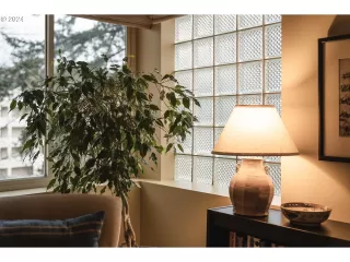 Photo #4: 24161350 Listing