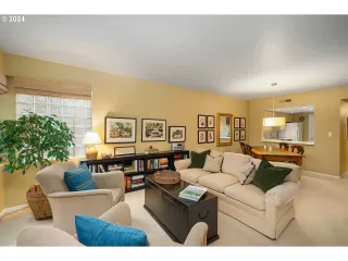 Photo #6: 24161350 Listing