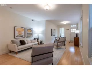 Photo #6: 24161656 Listing 