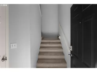 Photo #1: 24162550 Listing 