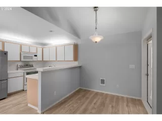 Photo #6: 24162550 Listing 