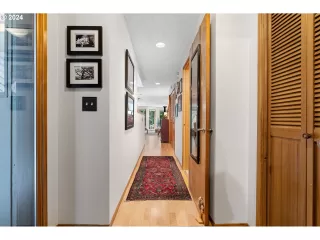 Photo #6: 24162997 Listing 