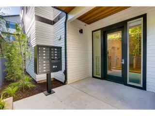 Photo #6: 24163516 Listing 