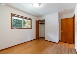 Photo #2: 24163684 Listing