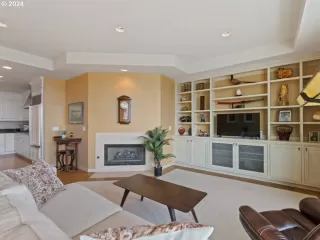 Photo #3: 24163994 Listing