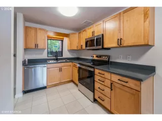 Photo #2: 24164442 Listing