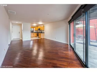 Photo #4: 24164442 Listing