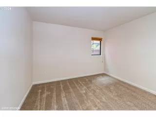 Photo #5: 24164442 Listing