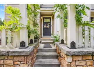 Photo #2: 24166169 Listing 