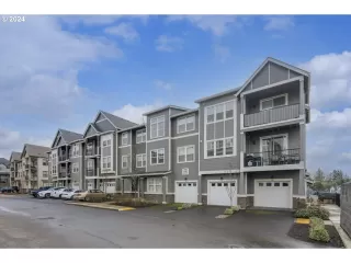 Photo #4: 24166856 Listing