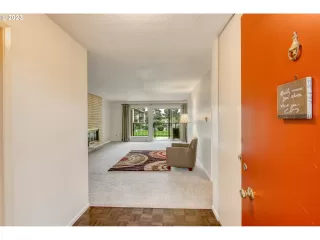 Photo #2: 24167842 Listing 