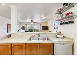 Photo #4: 24169468 Listing 